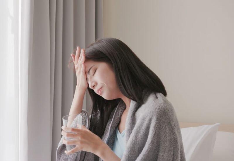 Nếu không phát hiện kịp thời, cơn đau ngày càng trầm trọng hơn, làm giảm sự ngon miệng, người bệnh ăn uống ít dần đi, dẫn đến cơ thể suy nhược, miễn dịch yếu, tạo điều kiện cho bệnh tiến triển nhanh hơn.
