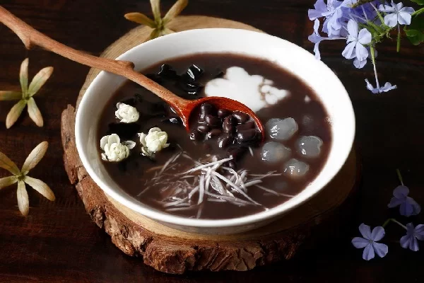 Đậu đen vừa nuôi dưỡng thận vừa tốt cho tim mạch (Ảnh minh hoạ)