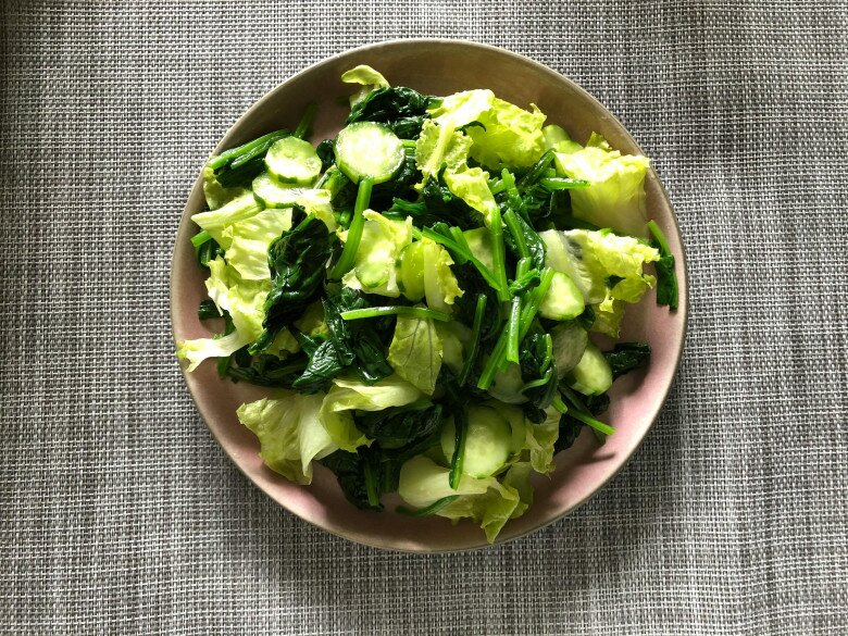 Lutein và zeaxanthin giúp hấp thụ ánh sáng gây hại cho mắt (Ảnh minh hoạ)