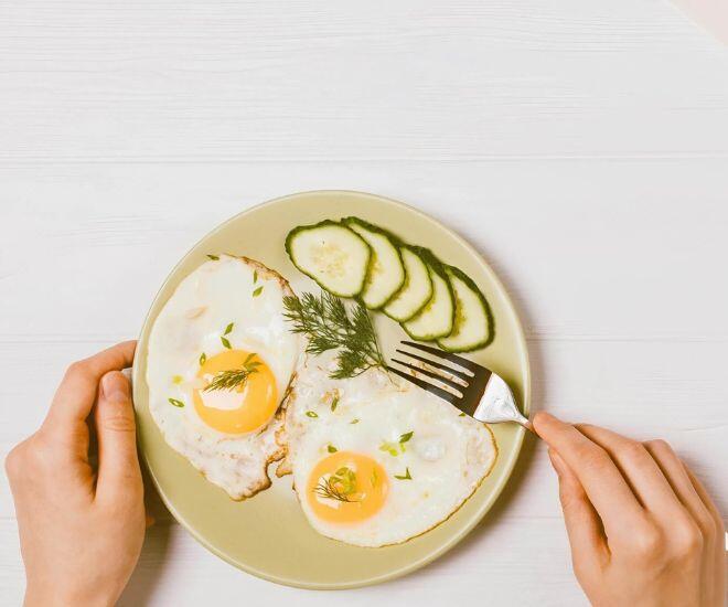 Ăn trứng vào buổi sáng vừa giúp bổ sung năng lượng vừa hỗ trợ bảo vệ trí nhớ (Ảnh minh hoạ)