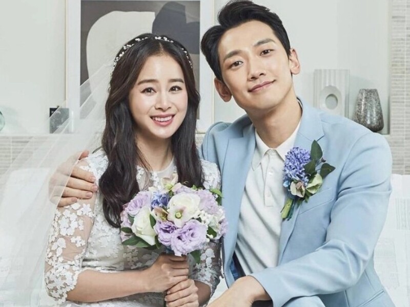 Bẵng đi một thời gian, Kim Tae Hee lao đầu vào công việc mà không công khai chuyện yêu đương cho đến khi Bi Rain xuất hiện. Thời gian đầu hẹn hò, cặp đôi không nhận được sự ủng hộ, bởi đàng trai có xuất thân nghèo khó, không tương xứng với nữ thần của họ.