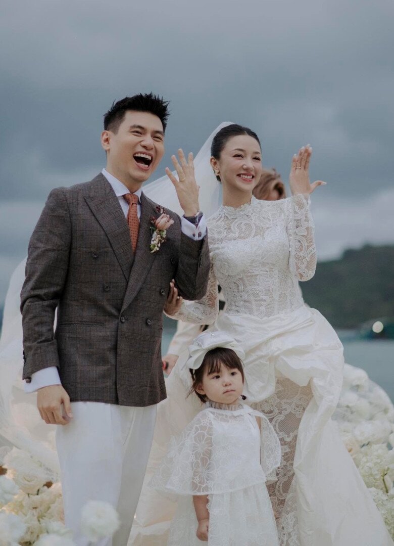 Cặp đôi tổ chức đám cưới vào tháng 3 vừa qua, khi con gái đầu lòng tròn 3 tuổi.