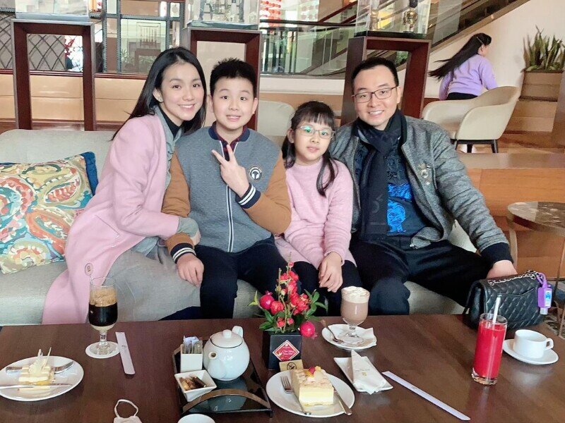 4 Hoa hậu Hoàn vũ Việt Nam hiện tại: H’Hen Niê đón con gái đầu lòng, Khánh Vân khoe que thử thai sau 6 tháng cưới - 13