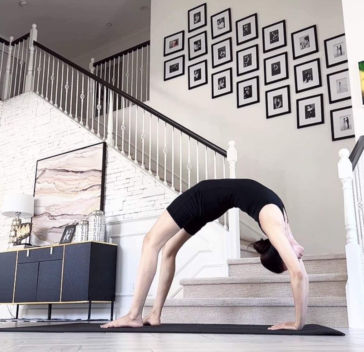 4 Hoa hậu Hoàn vũ Việt Nam hiện tại: H’Hen Niê đón con gái đầu lòng, Khánh Vân khoe que thử thai sau 6 tháng cưới - 8