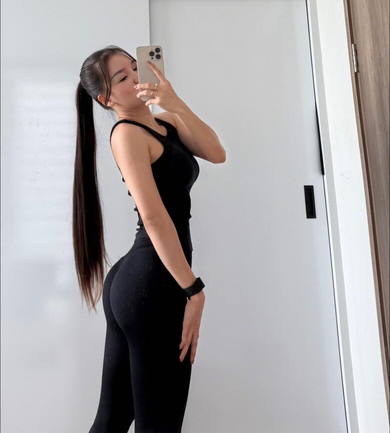 Vợ thủ môn mang 2 dòng máu Việt - Nga gặp vấn đề sức khỏe đáng lo sau sinh, vóc dáng hiện tại gây bất ngờ - 2