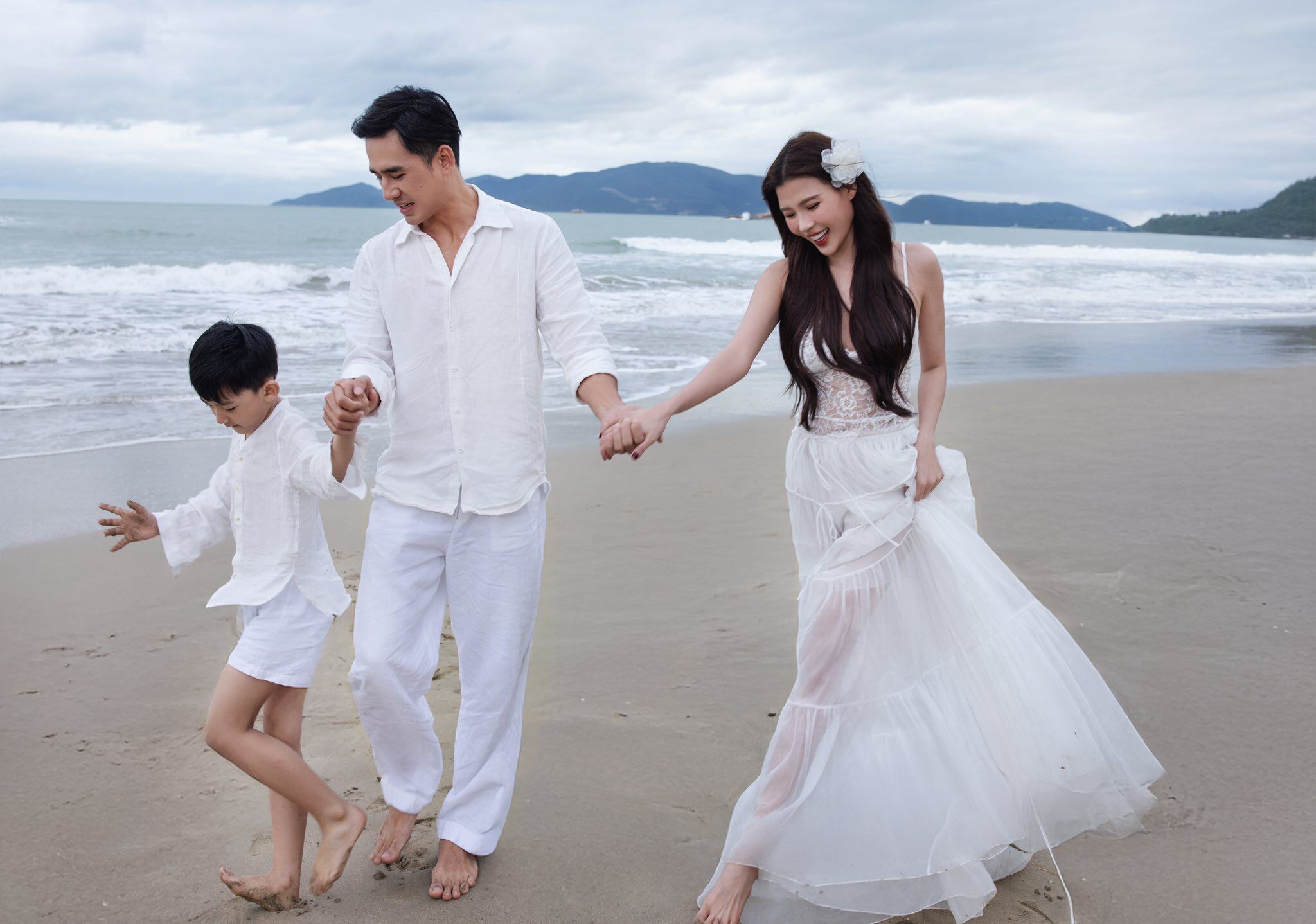 Gia đình viên mãn của người đẹp 9X, hai vợ chồng đang lên kế hoạch sinh thêm con.