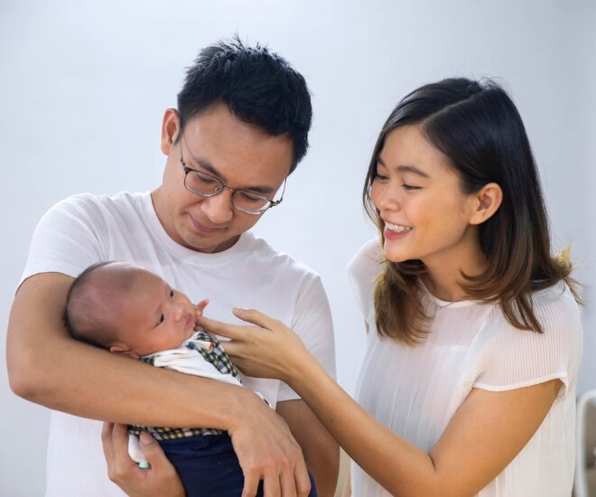 Mâu Thủy bên chồng doanh nhân và con trai đầu lòng.