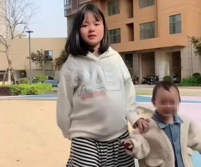 Chân dung bà bầu 10X gây sốt MXH Trung Quốc lúc này.