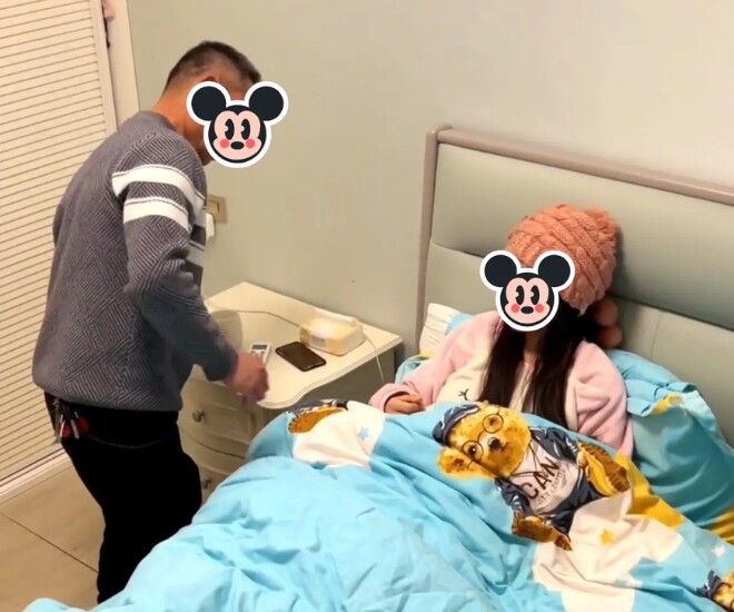 Bố chồng chăm sóc chu đáo cho con dâu đang ở cữ.