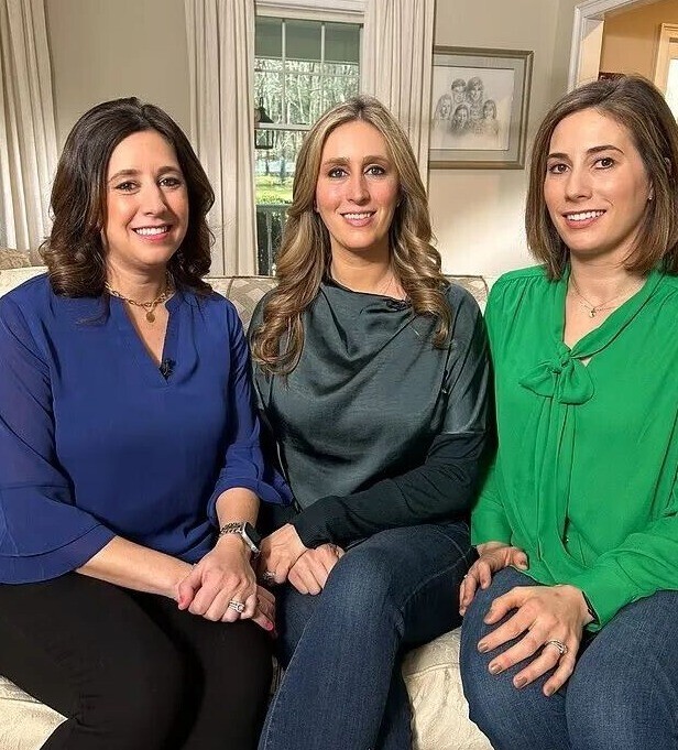 Jaclyn nhận được sự đồng hành, cổ vũ của 2 người em gái.