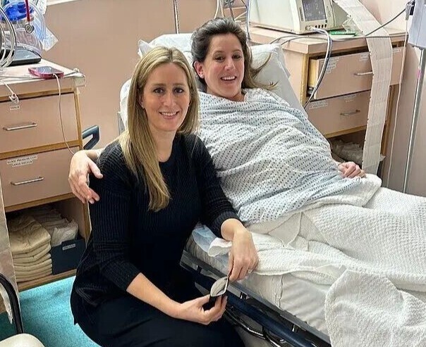 Ca sinh nở diễn ra thuận lợi, cả nhà oà khóc đón thêm cô công chúa.