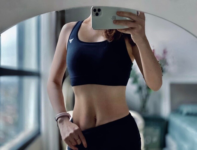 Thành quả sau thời gian nỗ lực của mẹ hai con là vòng eo nhỏ, săn chắc.