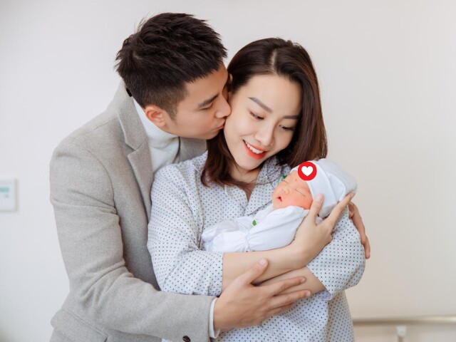 Dù vụng về nhưng hễ nghe nói có món ăn nào tốt cho vợ bầu là Mạnh Quân sẽ lao ngay vào bếp.