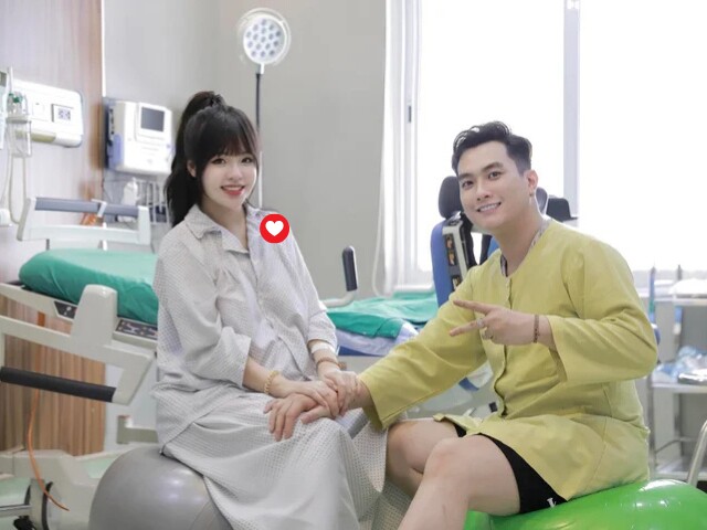 Sao nam VTV luôn gác lại công việc để đưa vợ đi khám thai.