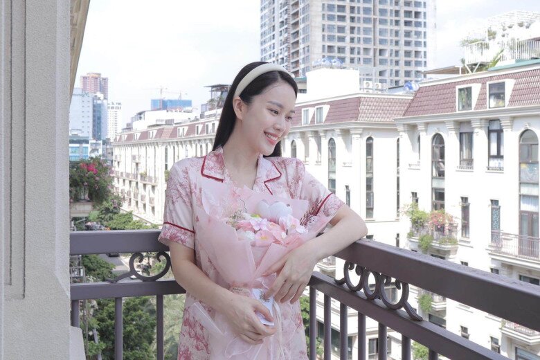 9X về dáng chỉ sau 10 ngày ở cữ.