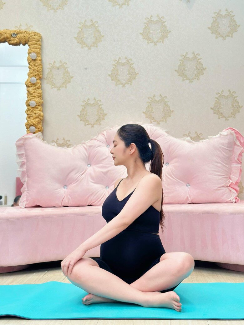 Cô duy trì việc tập luyện trong lúc mang bầu.