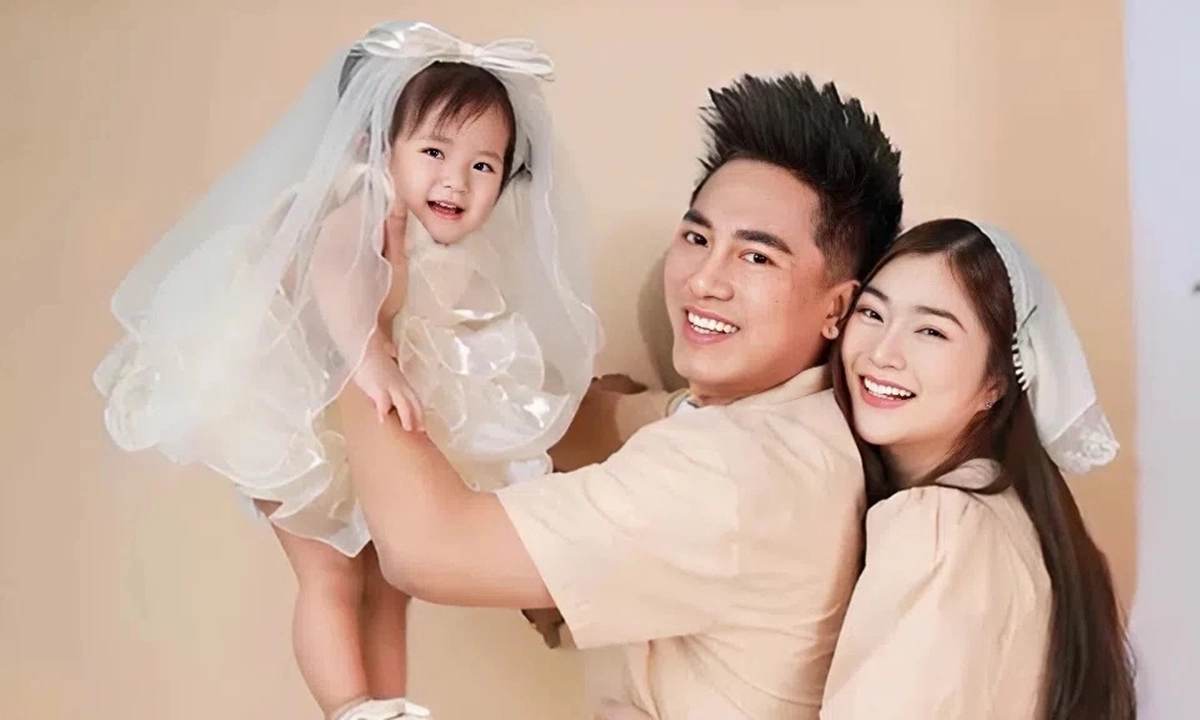 Thanh Trúc lần đầu tiết lộ danh tính ông xã Châu Khải Phong tại thôi nôi con gái.