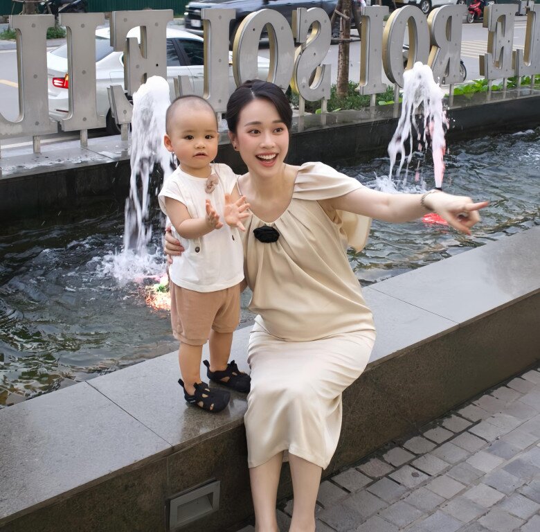 Thời gian này, nữ MC dành nhiều thời gian chơi cùng con trai lớn.