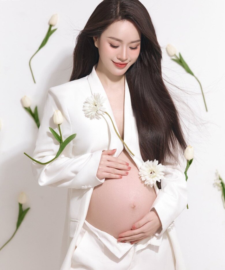 MC trẻ xinh nhất VTV trở lại sóng truyền hình sau 2 tháng sinh con, vừa bước vào đài đã được đồng nghiệp khen tới tấp - 4