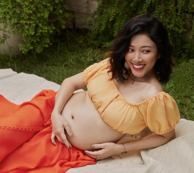 “Nàng thơ” của Noo Phước Thịnh vừa hạ sinh con gái thứ 2, hứng từng giọt sữa vàng cho con sau 24 tiếng đau đẻ - 4