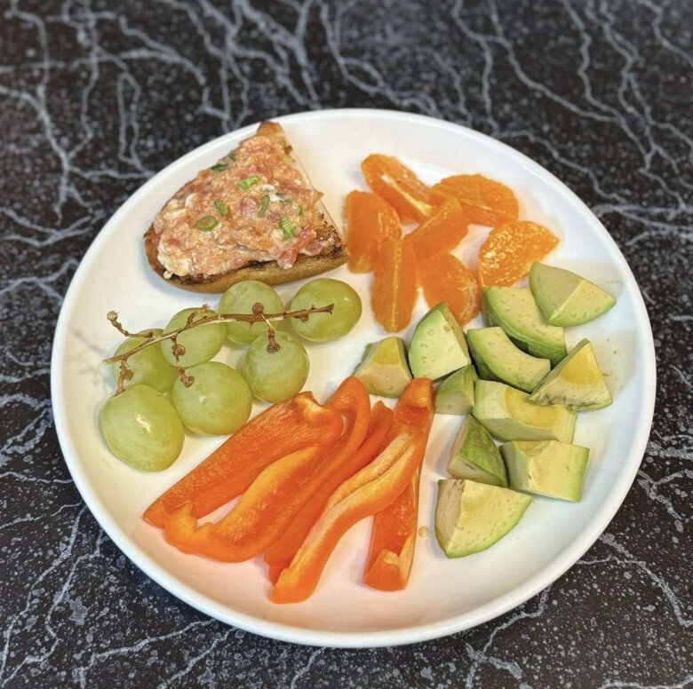 Nữ MC nổi tiếng sinh xong vòng một “cứng như hai cục đá” phải cầu cứu chuyên gia, chồng Việt kiều túc trực phụ bế ái nữ - 9