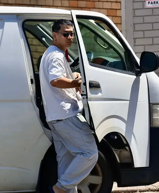 Nữ sinh 19 tuổi tra Google tự sinh con tại nhà, giấu kín đứa trẻ suốt 11 năm, đến khi bầu lần 3 mới đến bệnh viện - 3