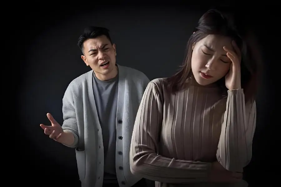 Sau nhiều tranh cãi, người chồng quyết định mua nhà ở thành phố rồi đưa vợ con lên sống.