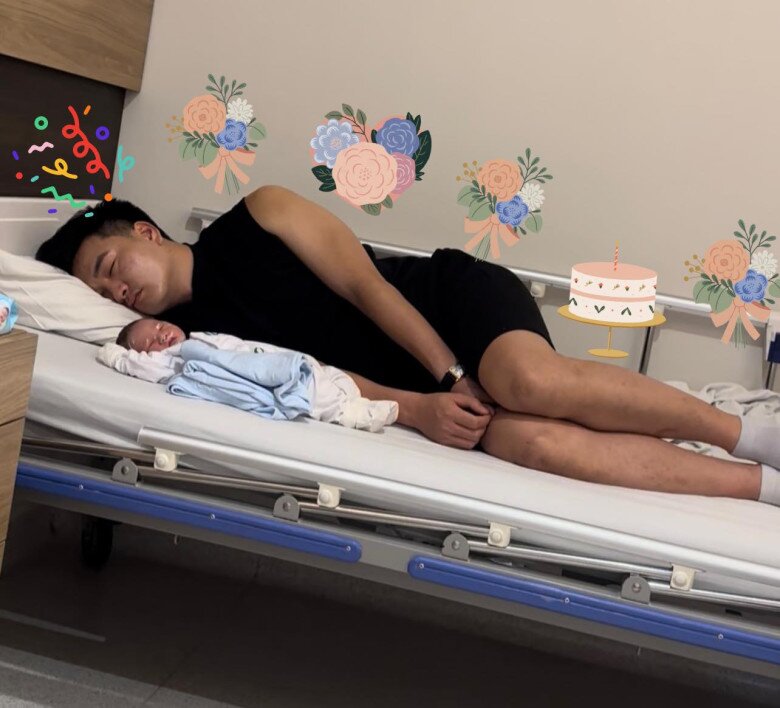 Cặp đôi còn nhiều bỡ ngỡ, chưa kịp thích nghi với vai trò mới.