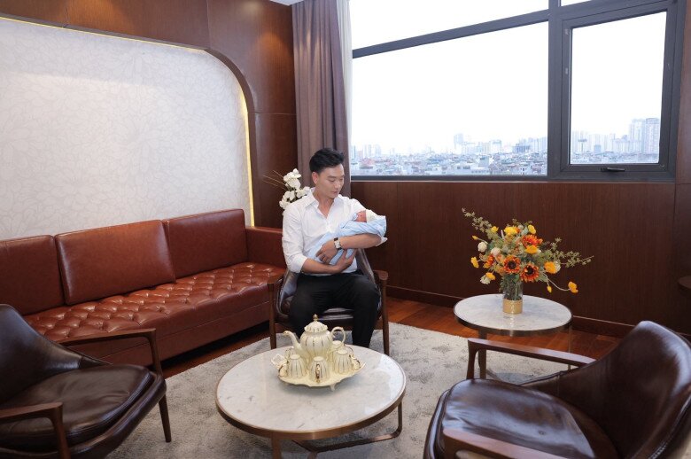 Nam diễn viên mạnh tay chi tiền đưa vợ đi ở cữ sang chảnh.