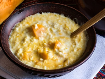 Nhà văn trẻ về quê ở cữ, khoe bữa sáng 3 món mẹ chồng nấu, mẹ ruột nhìn thấy rơi nước mắt gọi ngay cho con gái