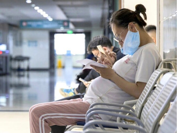 Mang thai 6 tháng nhưng không hay biết, sản phụ 37 tuổi lên cơn co giật nhập viện cấp cứu, không giữ được đứa bé