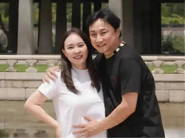 17 năm bên nhau, 9 lần IVF thất bại, cặp sao đình đám bật khóc khi đón tin vui bầu con đầu lòng