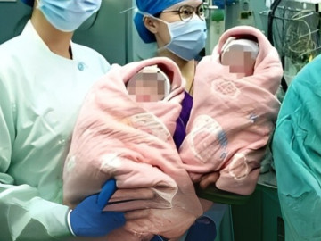 Sinh đôi 2   hoàng tử   ở tuổi U60, sản phụ xúc động cảm ơn bác sĩ, xác lập kỷ lục về sinh nở được cả MXH chúc mừng