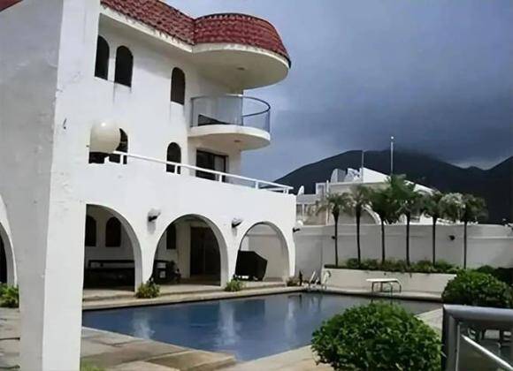 Biệt thự đắt tiền mà Lưu Đức Hoa mua tặng con gái.