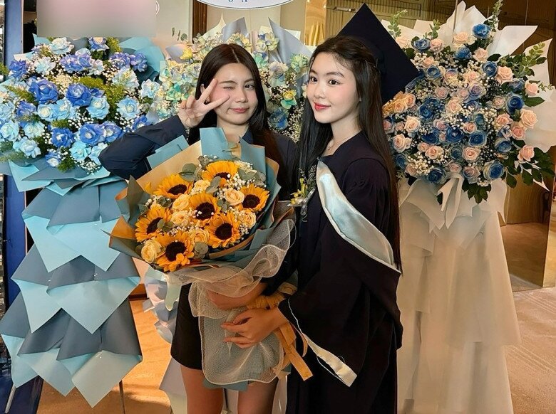 2 con gái Quyền Linh đều học trường quốc tế học phí cả trăm triệu đồng mỗi năm.