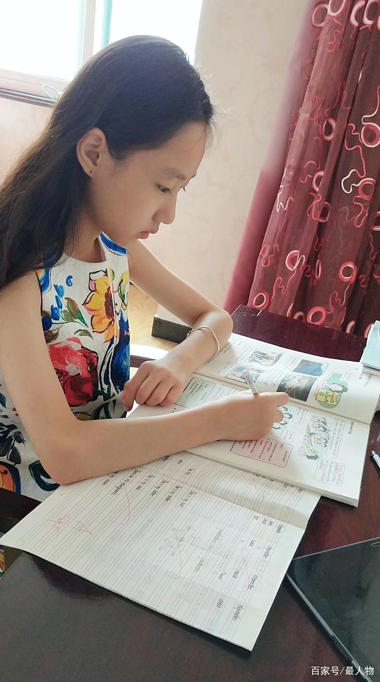 Bé gái xinh như hoa hậu, học giỏi top đầu của khối nên bị bắt nạt ở trường và cái kết đau lòng - 5