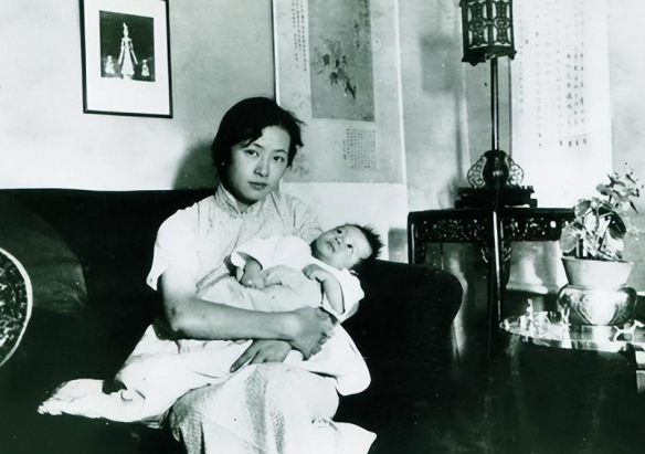 Bố mẹ là Giáo sư ĐH hàng đầu cả nước, con thi được 2 điểm, tra lại bài thi mới thấy đúng 1 dòng chữ gây sốc - 2