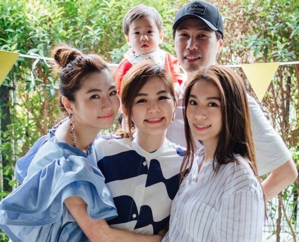 Cả 3 chị em Gia Hoa đã có những trải nghiệm đau lòng nhưng không dám nói ra.