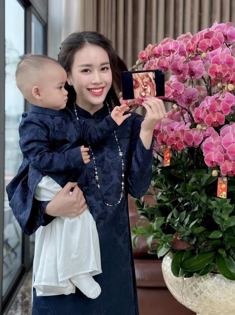 Con trai lớn nhà Mai Phương.