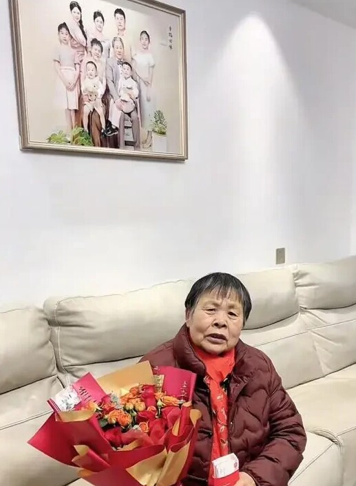 Con dâu vừa rời bàn đẻ đã tuyên bố năm sau sinh con thứ 8, tình trạng hiện tại của bố mẹ chồng gây tranh cãi - 7