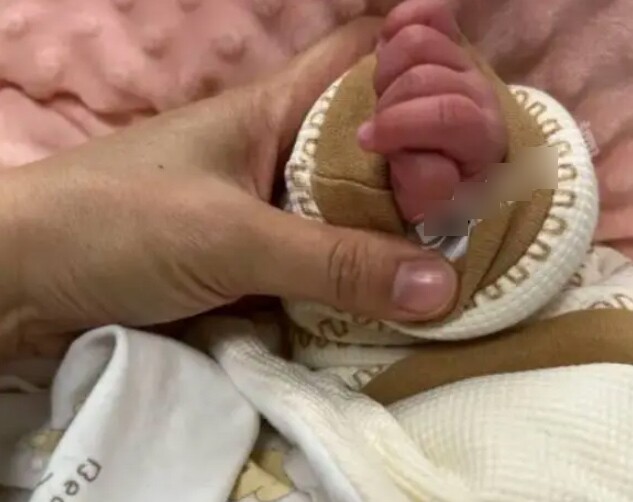 Bé sơ sinh 1 tháng tuổi nhập viện khẩn cấp vì bà nội dùng thứ nước này để pha sữa cho cháu - 3