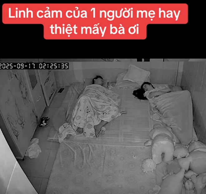 Cặp vợ chồng để con nằm giữa khi ngủ chung giường, hình ảnh camera giám sát gây giật mình - 3