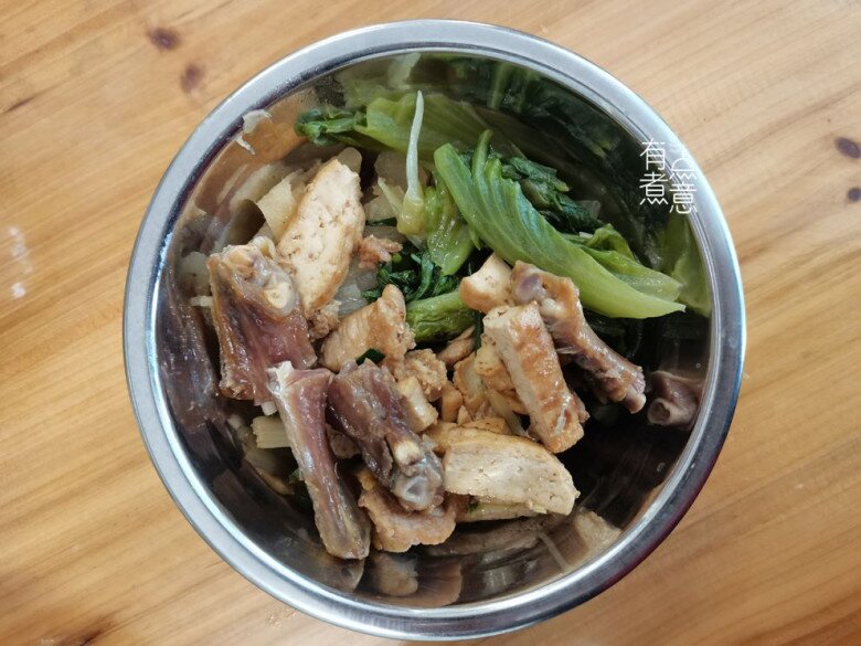 Cô giáo khoe ảnh bữa trưa 50 nghìn đồng ở trường mẫu giáo, phụ huynh chê quá tệ, đòi cho nghỉ học - 6