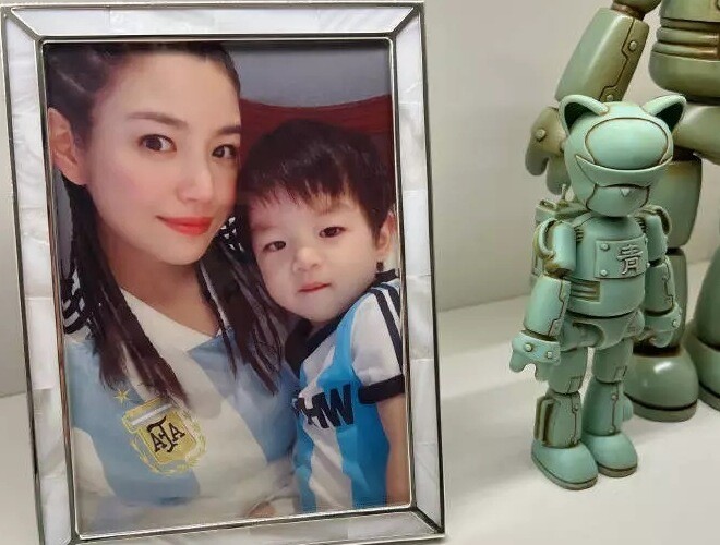 Diện mạo bé Tinh Tinh lúc nhỏ.