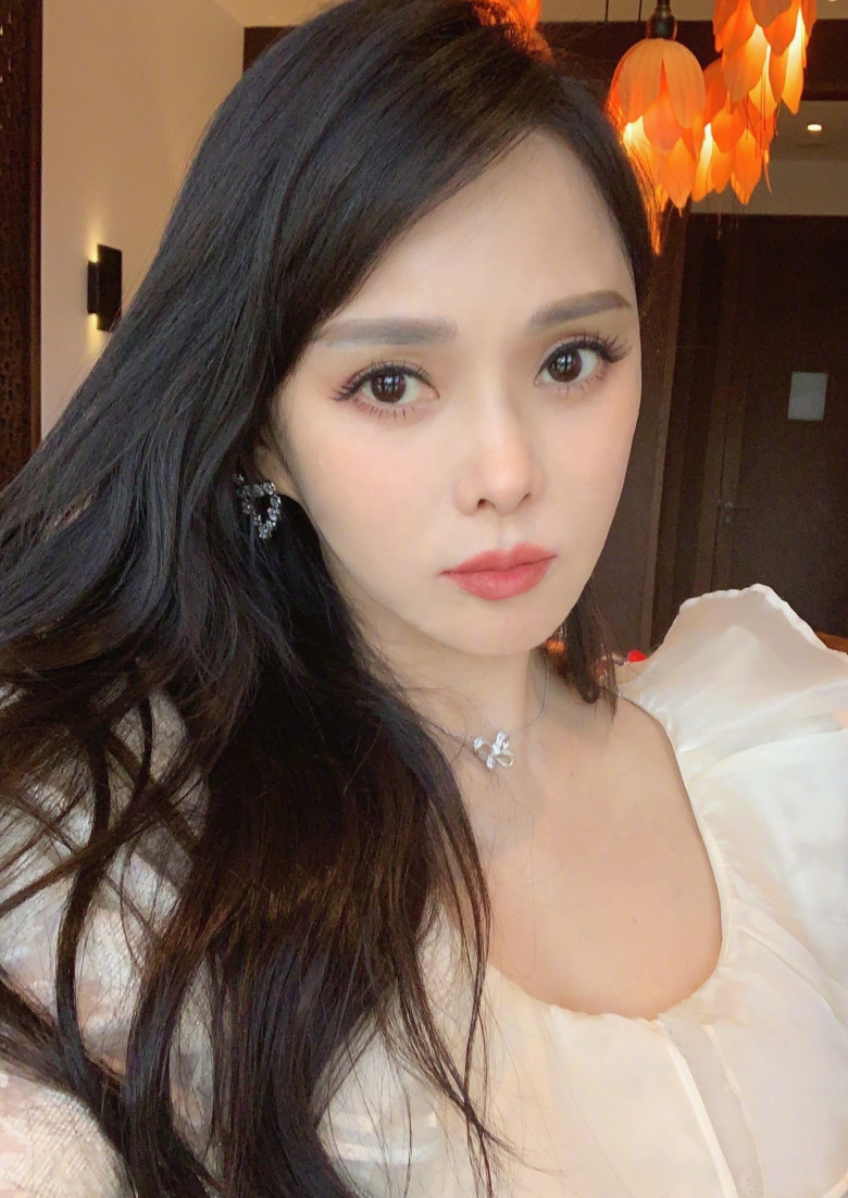 Y Năng Tịnh ủng hộ con trai sống thật với chính mình.