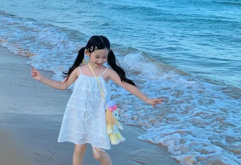 Mùa hè là thời điểm lý tưởng cho những chuyến du lịch gia đình, mang đến cho trẻ em cơ hội khám phá thế giới xung quanh.