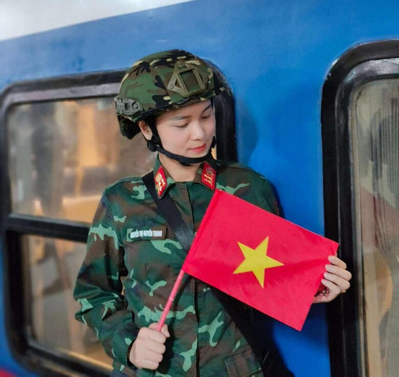 Chị Huyền Trang đi làm nhiệm vụ từ A50 đến A80.
