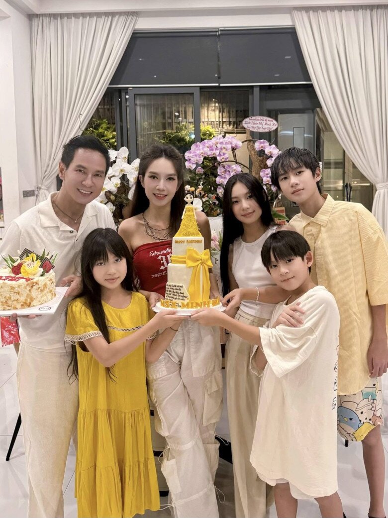 Gia đình có điều kiện, 4 anh em ruột Rio Cherry Sunny Mio vẫn tự tay làm quà cực đáng yêu mừng bố Lý Hải 57 tuổi - 7