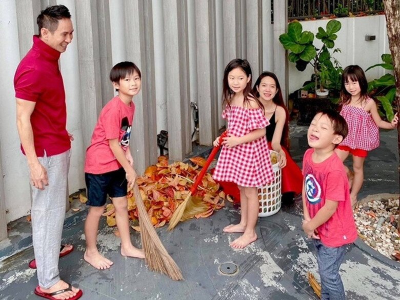 Gia đình có điều kiện, 4 anh em ruột Rio Cherry Sunny Mio vẫn tự tay làm quà cực đáng yêu mừng bố Lý Hải 57 tuổi - 8