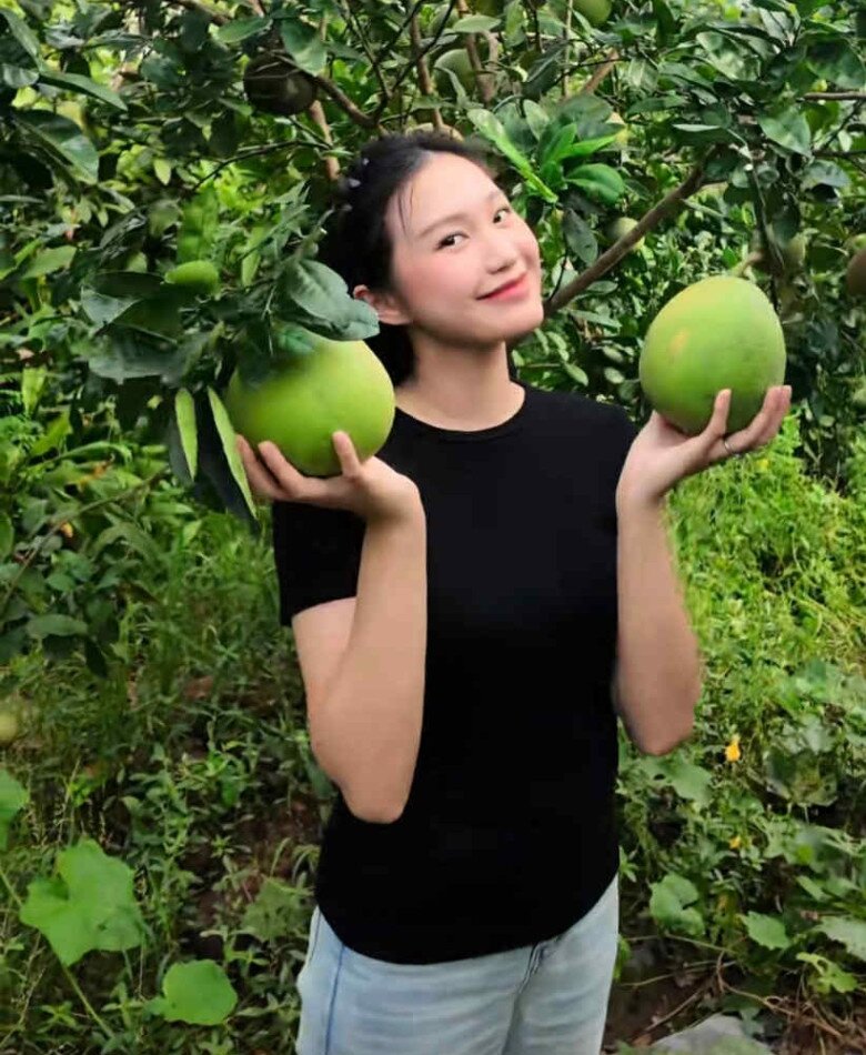 Mẹ bỉm giản dị ngồi rửa bát ở quê chồng, hóa ra là tiểu thư xinh giàu nức tiếng Hà thành, nuôi dạy con cực khéo - 8